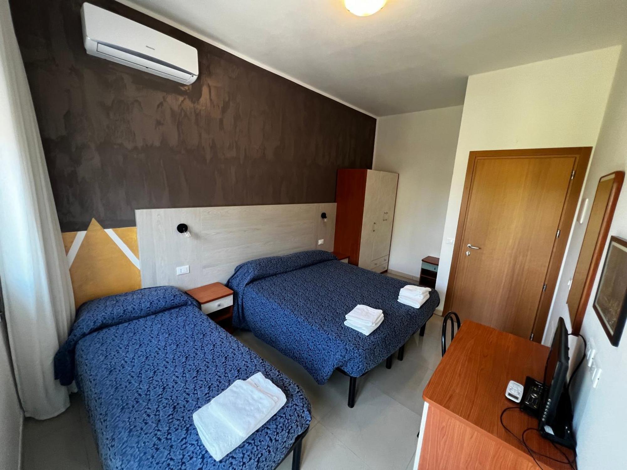 Club Vacanze In Червия Экстерьер фото